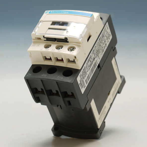 SCHNEIDER LC1D38BD MAG SCHAK 3P 38A 1M1V 24VDC afbeelding 2