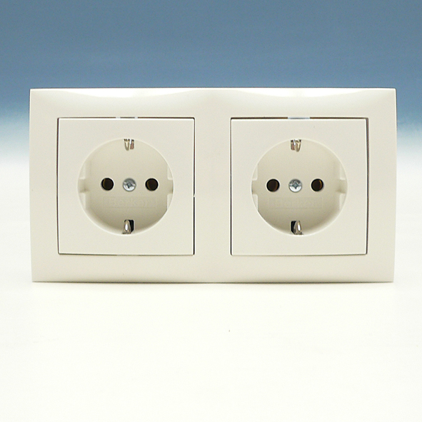 Berker S1 wandcontactdoos 2-voudig met randaarde voor montage in kanaaldoos polarwit glanzend (47208989)