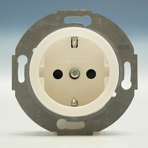 Berker serie 1930 stopcontact met randaarde en kinderbeveiliging polarwit (4755) afbeelding 2