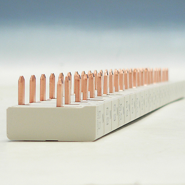 Hager Kamrail stift 3x8x1-P+N 63A 10mm² KBN663C afbeelding 2