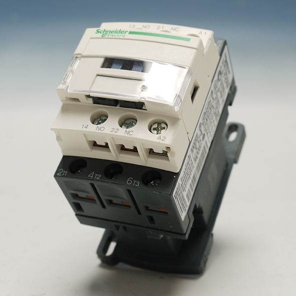 SCHNEIDER LC1D12E7 MAG SCHAK 3P 1M1V 5.5KW 48VAC afbeelding 2