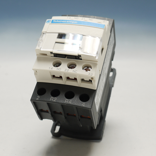 SCHNEIDER LC1D128E7 MAG SCHAK 1M1V 5.5KW 48VAC afbeelding 2