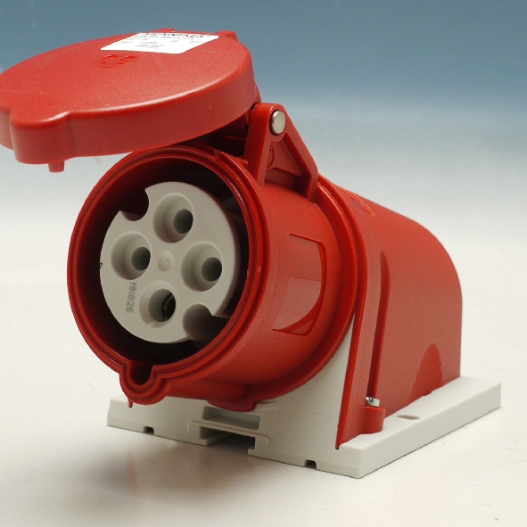 CEE form stopcontact 400v 32A 4P 1348 schroefloze klem Mennekens