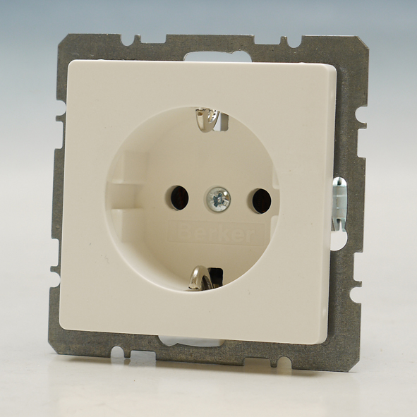 Berker Q.1 stopcontact met randaarde en kinderbeveiliging enkel polarwit (47236089) afbeelding 2