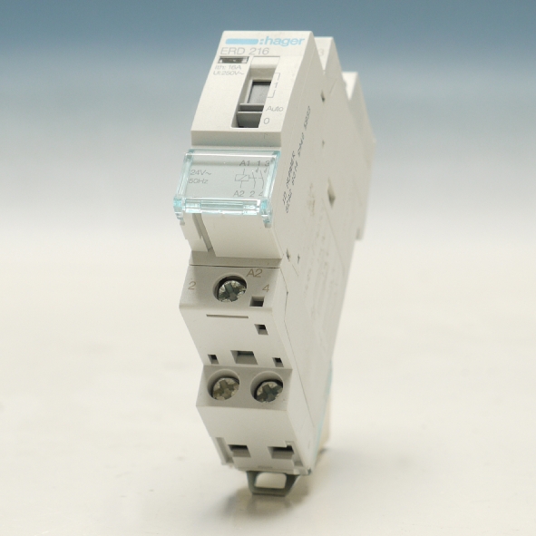 Hager Magneetschakelaar 16A hand 2M 24VAC ERD216 afbeelding 2
