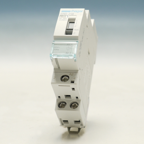 Hager Magneetschakelaar 16A hand 1M/1V 24VAC ERD218 afbeelding 2