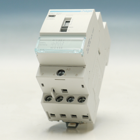 Hager Magneetschakelaar 25A hand 2M/2V 230VAC ERC427 afbeelding 2
