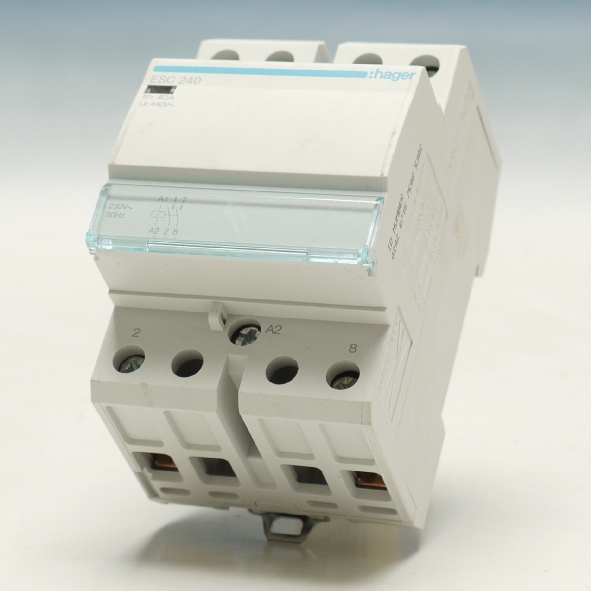Hager Magneetschakelaar 40A 2M 230VAC ESC240 afbeelding 2