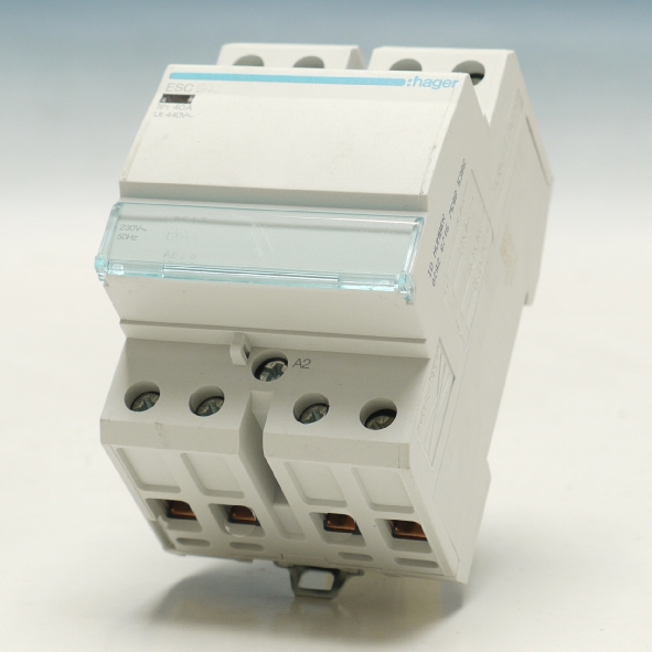Hager Magneetschakelaar 63A 4M 230VAC ESC463 afbeelding 2