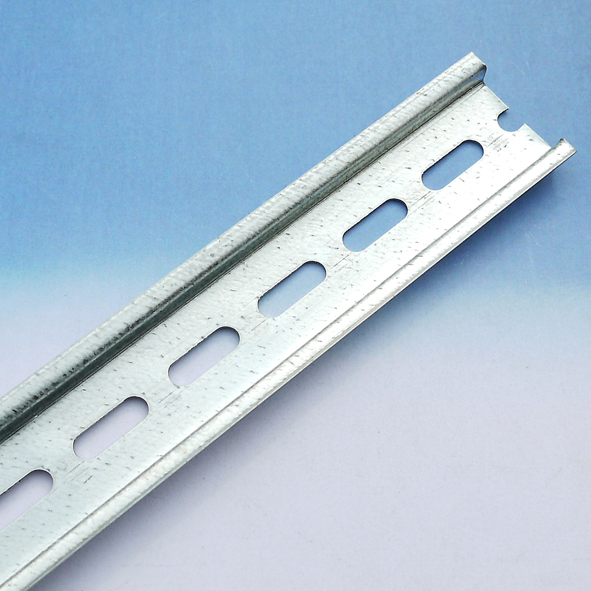 JMV 200705  MET SLEUF DINRAIL TS35 VERZ 6MM 1=2M