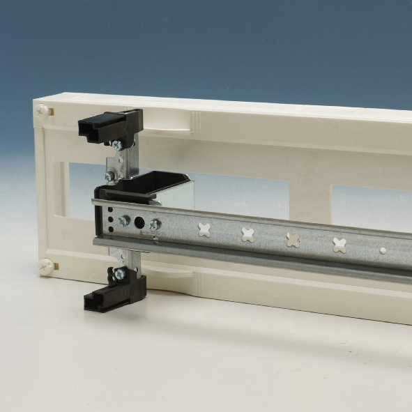 Hager Sleufunit 3x12 modulen leeg 150x750mm UD13B1 afbeelding 2