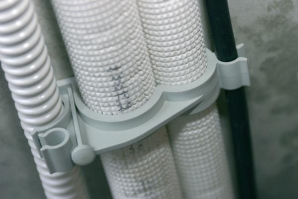 Multi-leidingbeugel Airco 5v 10-32mm wit afbeelding 2
