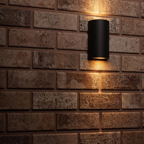 Hangende moderne buitenlamp Santa Barbara zwart rond naar boven en beneden stralend