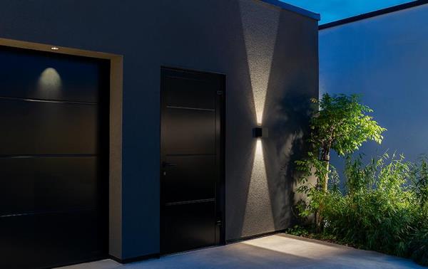 Artes zwart 3000K LED 8W up/down in/out