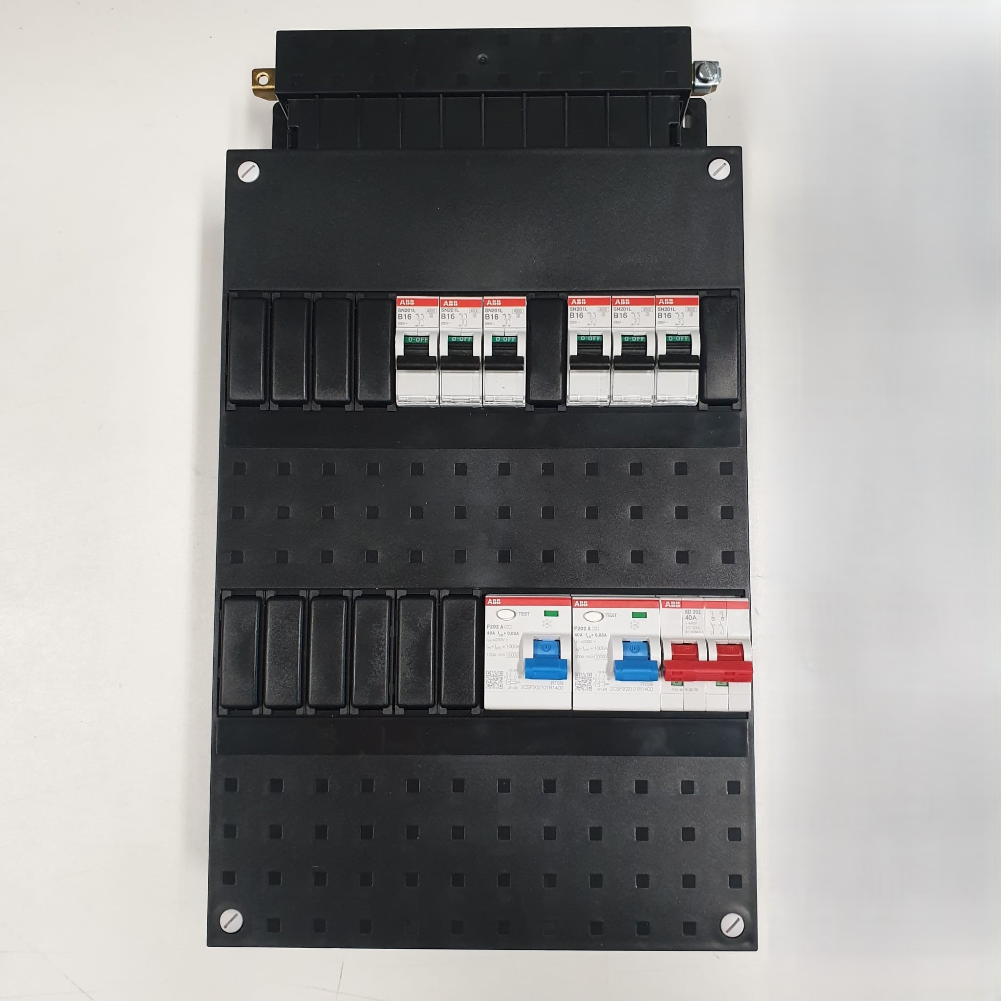 ABB 6-Groepenverdeler met hoofdschakelaar, 2x aardlekschakelaars 2-polig 30mA 1-fase