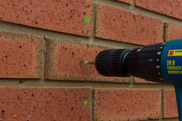 Krijtmarker spray tbv gaten tot 100mm zwart