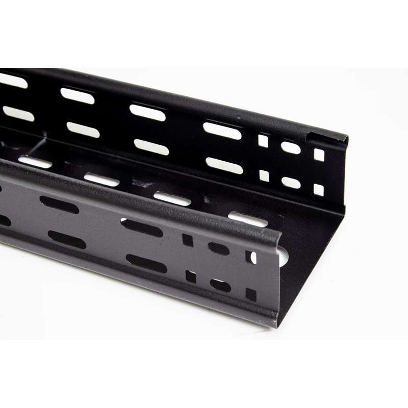 Kabelgoot structuur zwart 150mm 60mm hoog RAL9005  3 meter prijs per meter nieuw [