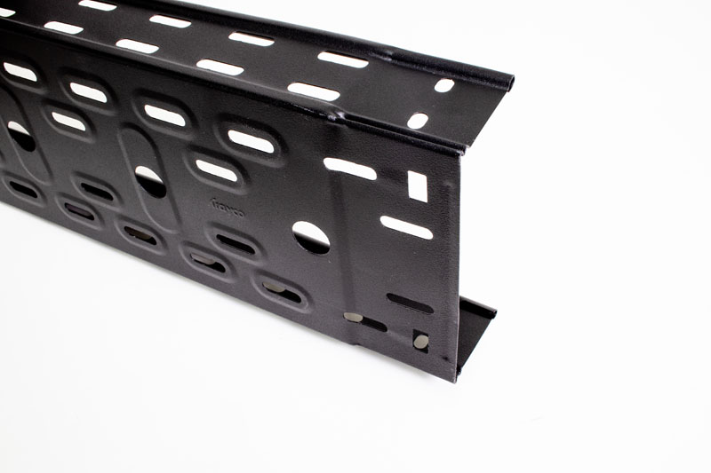 Kabelgoot metaal zwart 150mm breed 60mm hoog RAL 9005 2 meter geperforeerd (14402BS)