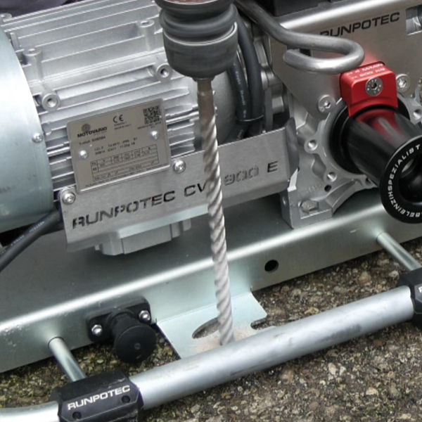 Elektrische treklier voor polyester trektouw CW 800 E inclusief trolley en spanband Runpotec afbeelding 2