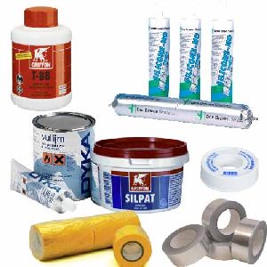 Lijmen en kitten categorie afbeelding